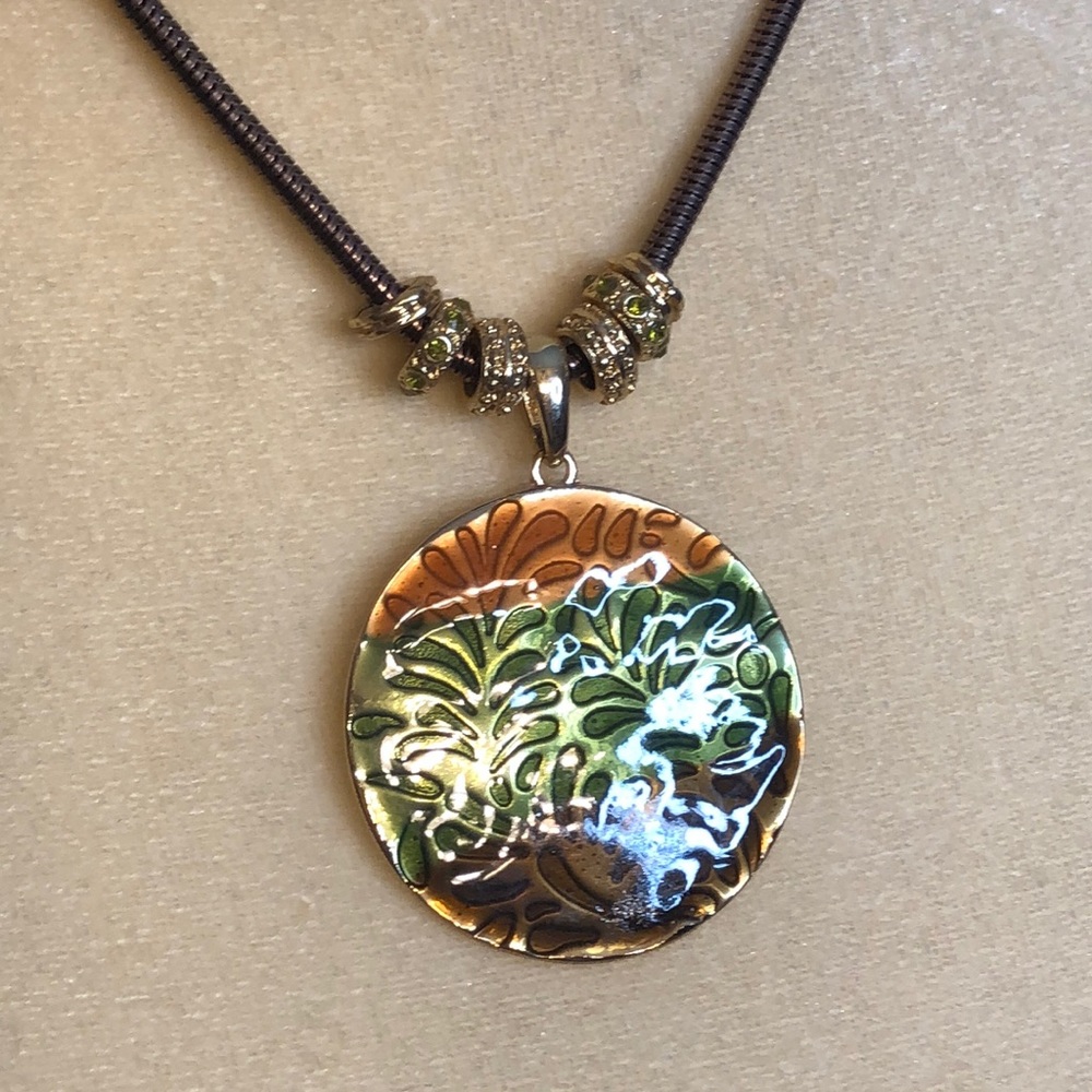 Brown chain, gold accents brown, green and brown natural pendant w leaf pattern